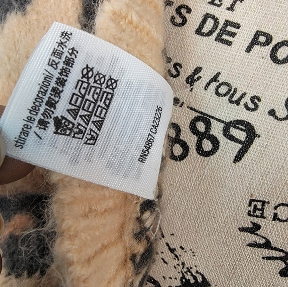 Victoria's Secret Pink XS Sweater V-Back Neck Animal Print Fuzzy - Picture 9 of 9